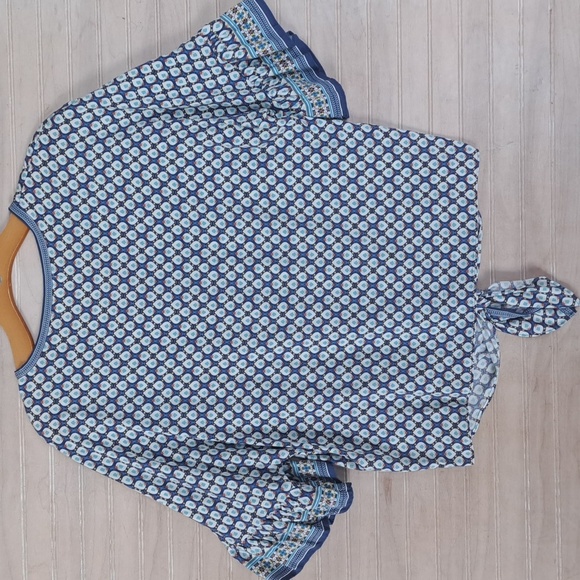 Max Studio Boho Geometric Print Tie Front Button Oversized Flowy Blouse Top - Picture 7 of 9